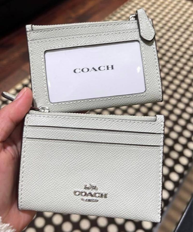 【加拿大空運直送】COACH MINI SKINNY ID CARD CASE 經典鑰匙圈拉鍊卡包 白色